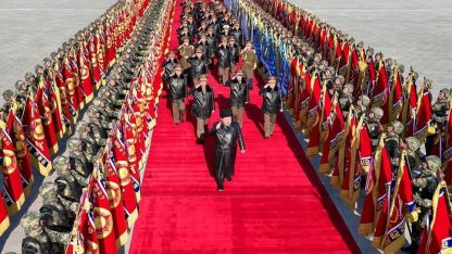 Kuzey Kore lideri Kim: "Ordumuzun savaş cephesi daha da genişleyecek"