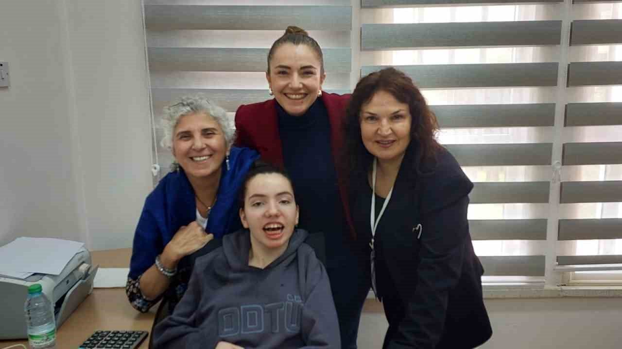 Açıköğretim Fakültesi öğrencileri Elay ve Talya’nın ilham veren başarı öyküsü