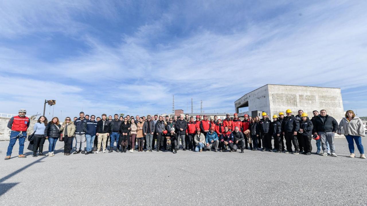 Afetzede hayvanlar için ilçelere arama kurtarma eğitimi