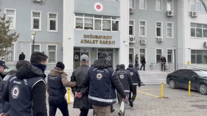 Ağrı’da göçmen kaçakçılığı operasyonu: 5 şüpheli yakalandı