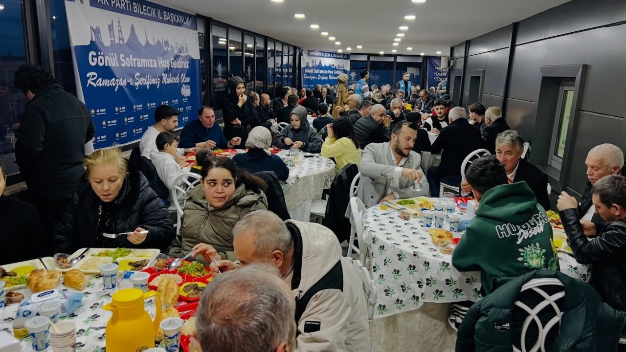 AK Parti Bilecik teşkilatı iftarda buluştu