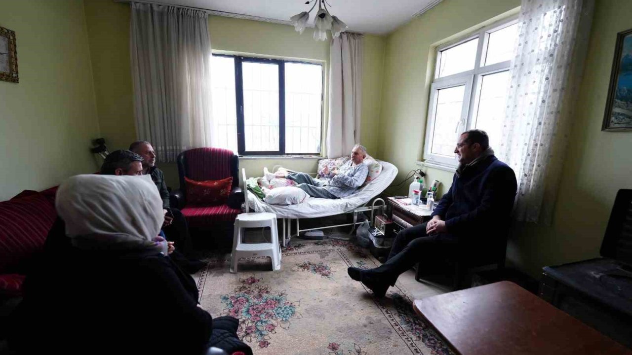 Akçaabat Belediye Başkanı Ekim hastaları evlerinde ziyaret etti