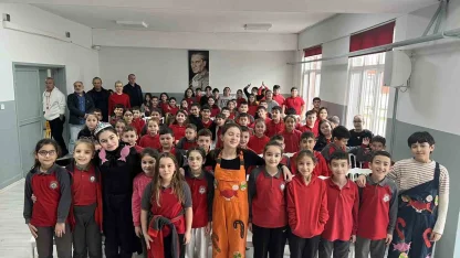 Akçakoca’da öğrencilere yönelik tiyatro gösterisi düzenlendi