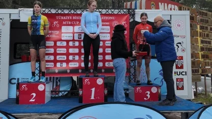 Akhisarlı bisikletçilerden Alanya’da çifte başarı