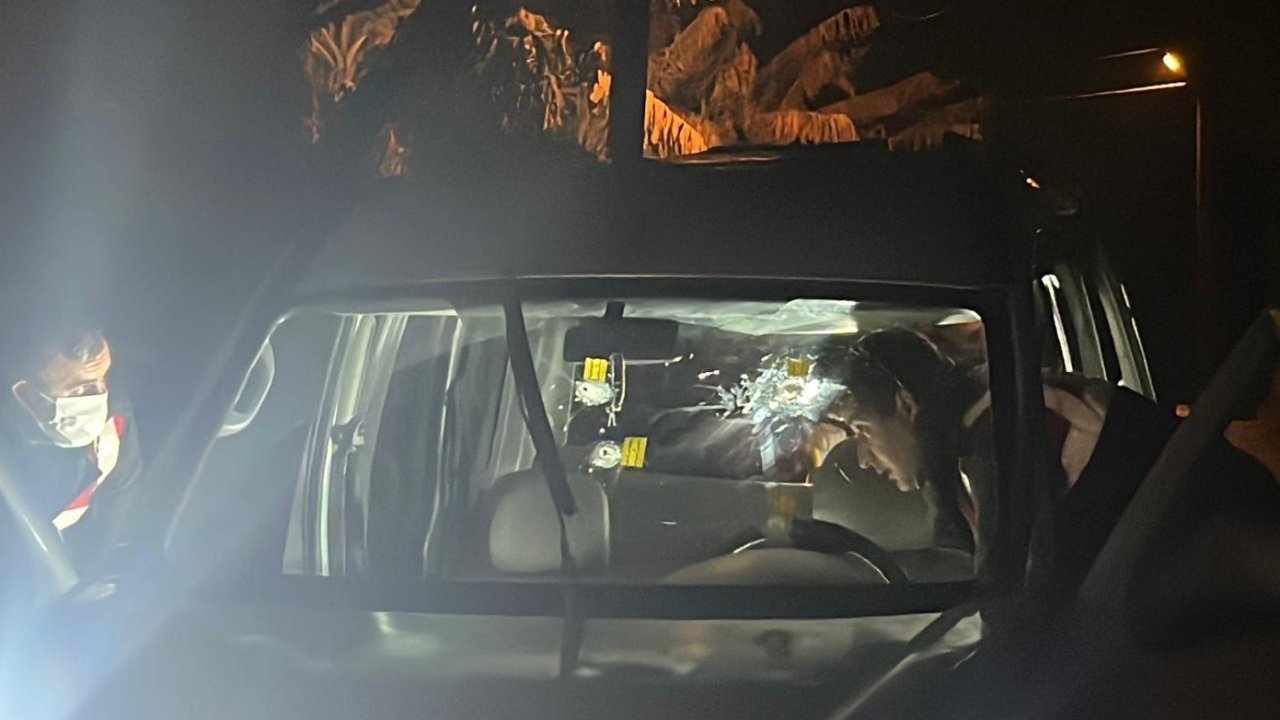 Alanya’da silahlı saldırı şüphelisi 3 kişi adliyeye sevk edildi