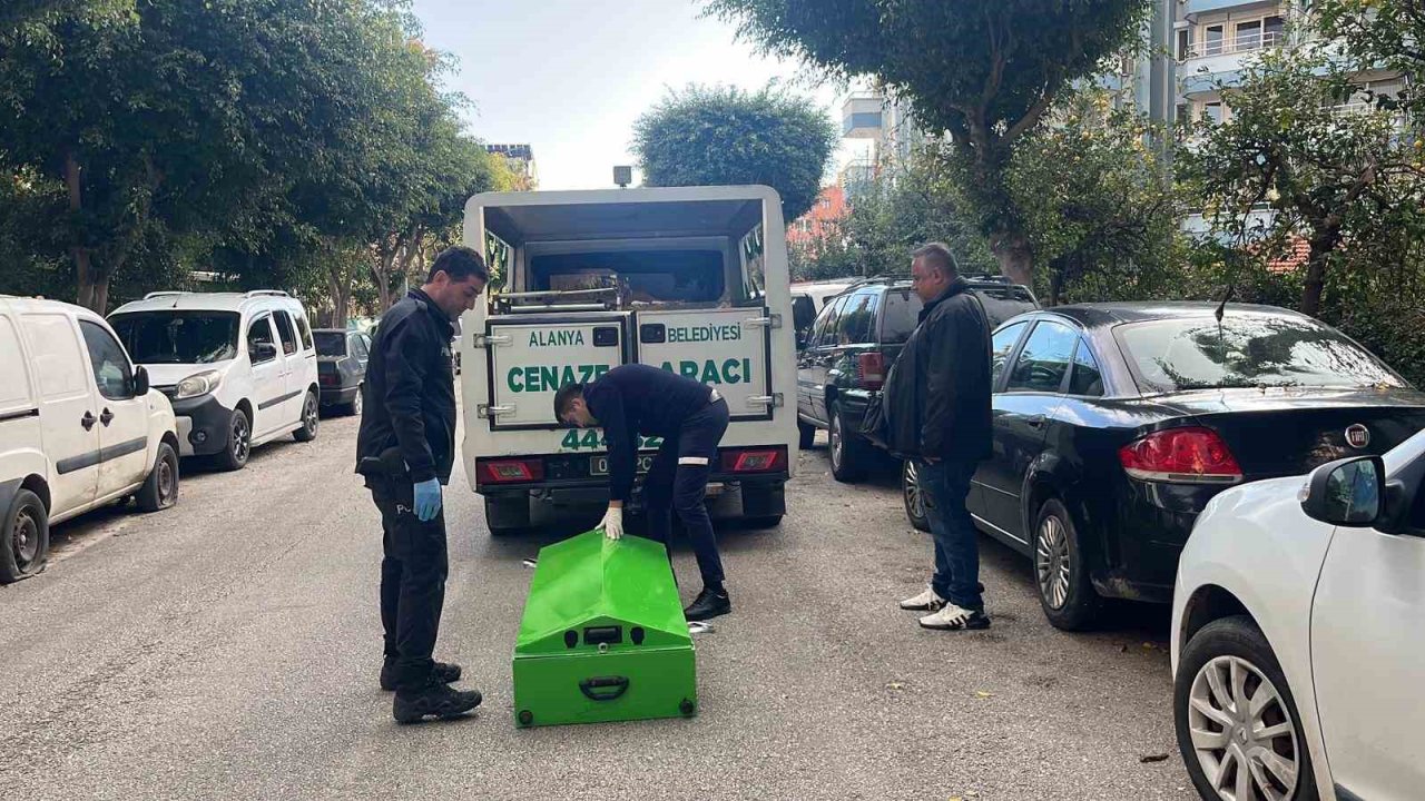 Alanya’da yaşayan Alman evinde ölü bulundu