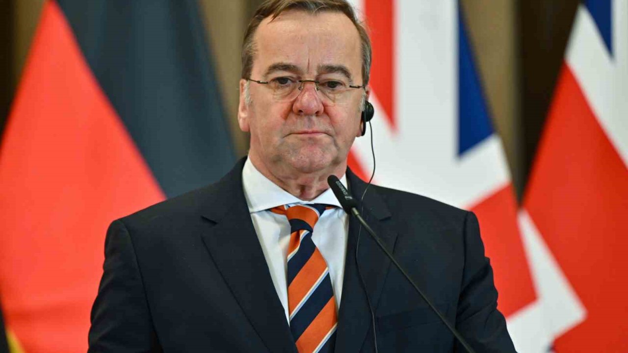 Almanya Savunma Bakanı Pistorius: "Trump, Alaska’da Putin’i kırmızı halıda karşılayarak savaşın gidişatını etkiledi"