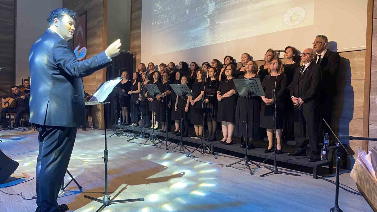 Anadolu’nun ezgileri Alaşehir’de yankılandı