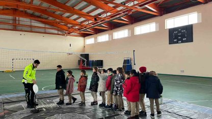 Arpaçay’da öğrencilere temel trafik eğitimi verildi