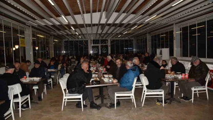 Atakum Belediyesi Şehit Ömer Halisdemir Parkı’nda ücretsiz iftar hizmeti