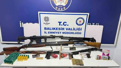 Ayvalık’ta eş zamanlı operasyon: Ruhsatsız silah ve uyuşturucu ele geçirildi