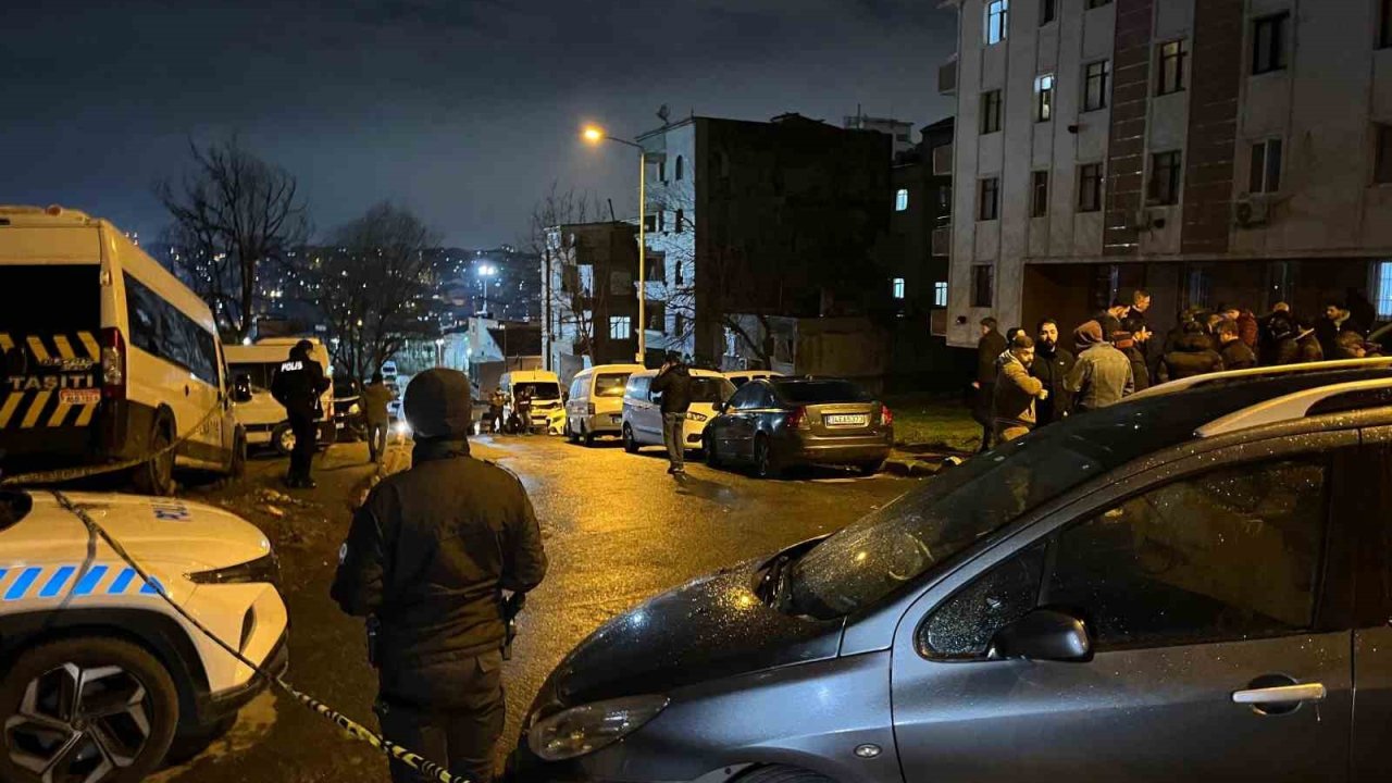 Bahçelievler’de uyuşturucu satıcılarına operasyon: Jandarmaya ateş açıldı