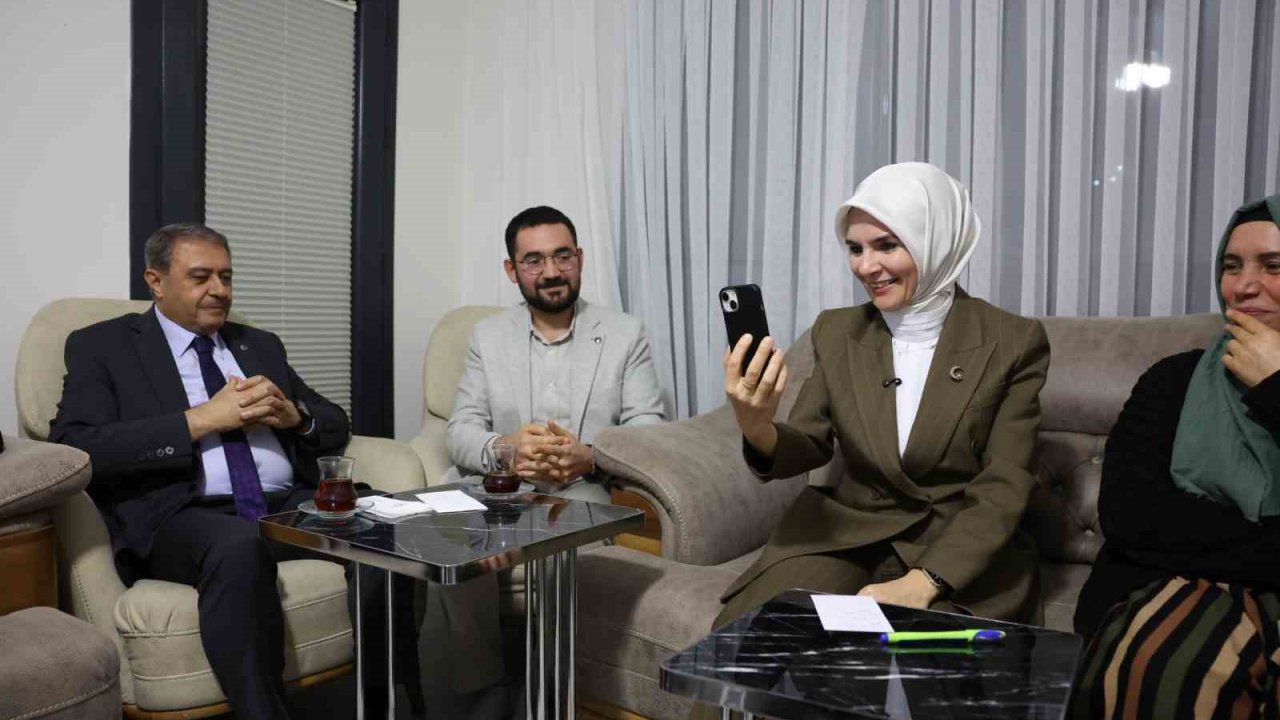 Bakan Göktaş, Şanlıurfa’da yeni yuvalarına kavuşan ailenin iftar sofrasına misafir oldu