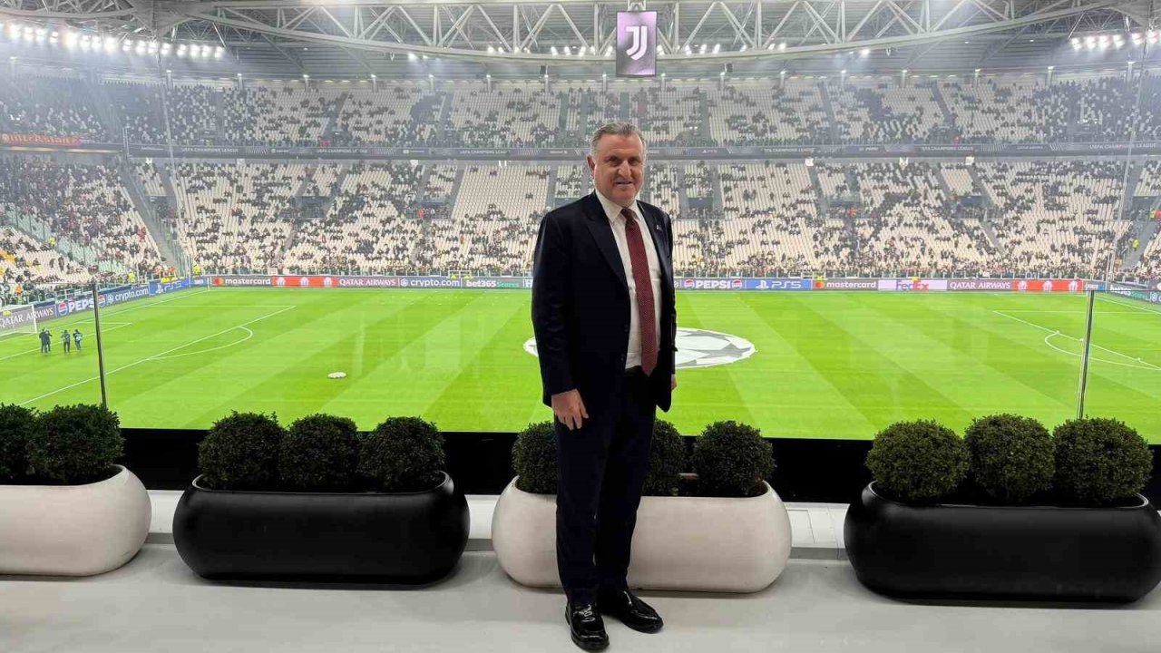 Bakan Osman Aşkın Bak, Juventus - Galatasaray maçını takip etti