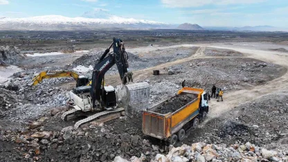 Başkan Çolakbayrakdar: "Kayseri’de tek, Türkiye’de sayılı agrega tesisimizle yeni rekora hazırlanıyoruz"