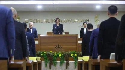 Başkan Kınay Karabağlar Meclisinde Konuştu: “Hak, Hukuk, ve Adalet Her Zaman Önceliğimiz”