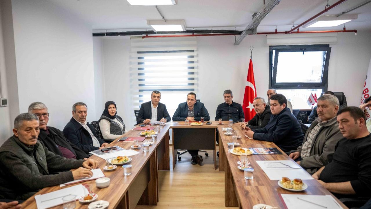 Başkan Ömer Eşki muhtarlarla buluştu: “Bornova’yı birlikte yönetiyoruz”