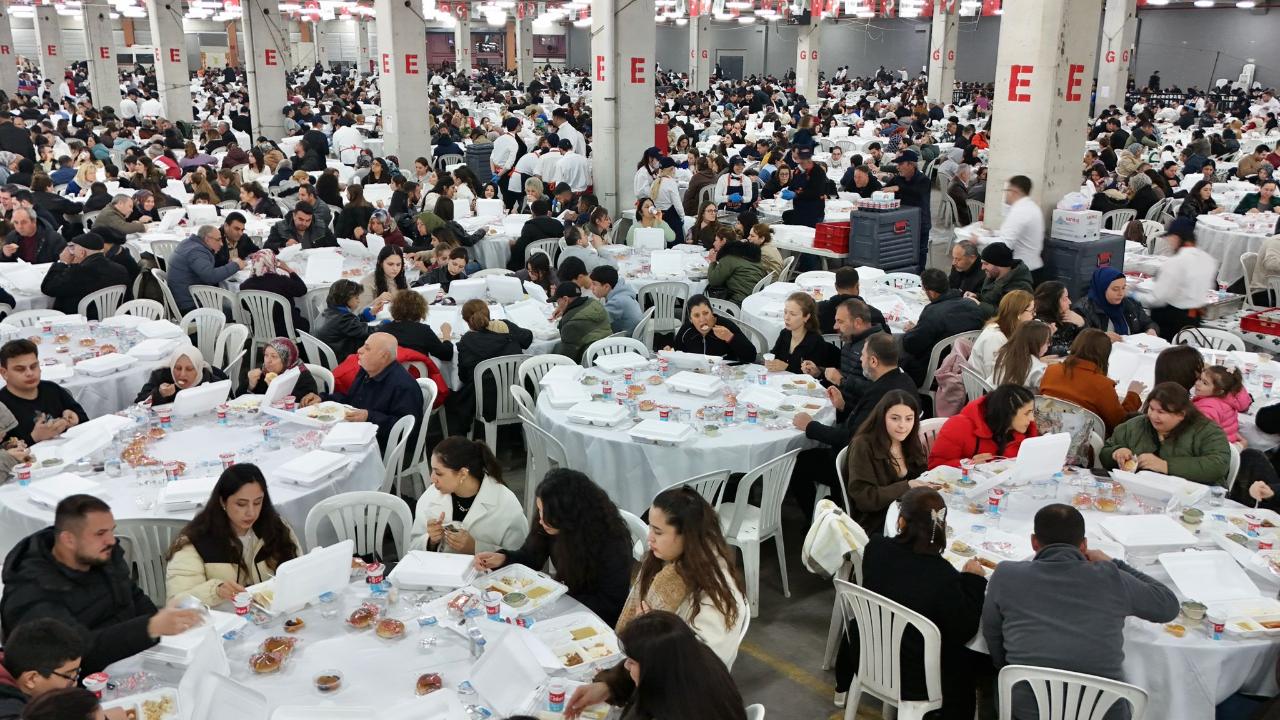 Başkan Pehlivan, iftarı belediye ailesiyle karşıladı