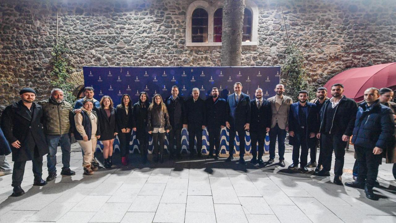 Başkan Tugay CHP İzmir İl Gençlik Kolları’nın iftarında konuştu “Burası İzmir, başka hiçbir yere benzemez”