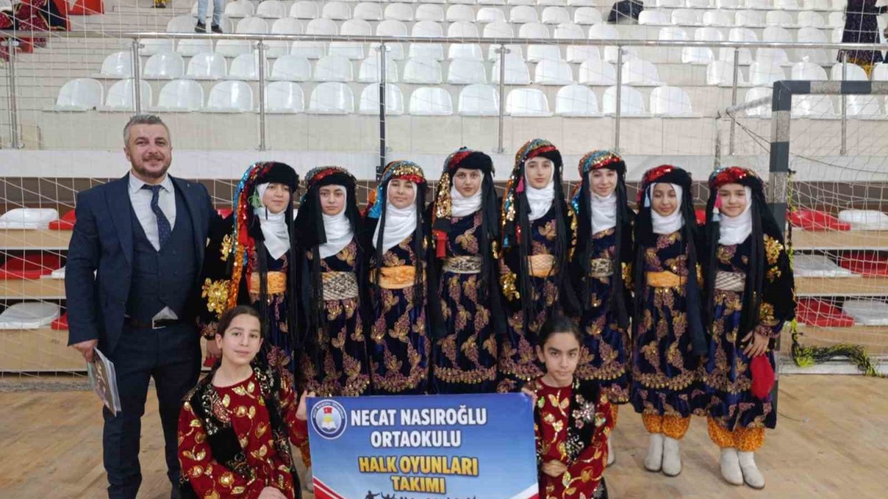 Batman’da Okul Sporları Halk Oyunları Yarışması düzenlendi