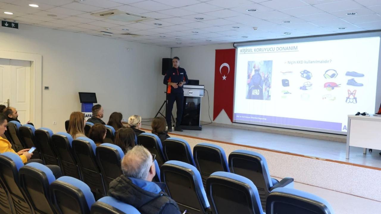 Bayraklı Belediyesi Arama Kurtarma Ekipleri AFAD Eğitimini Tamamladı
