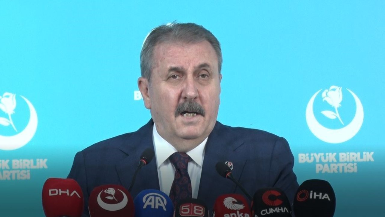 BBP Genel Başkanı Destici: "Bu millet ne kimliğinden ne de inançlarından asla vazgeçmeyecektir"