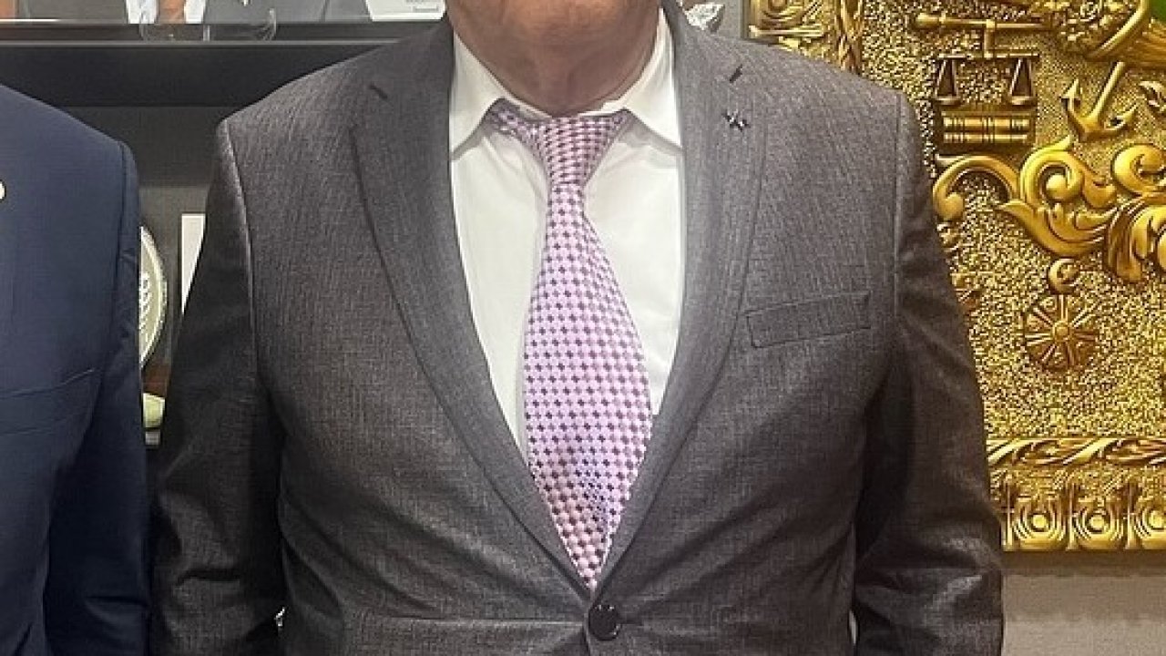 Belediye başkanı geçirdiği kalp krizi sonrası hayatını kaybetti