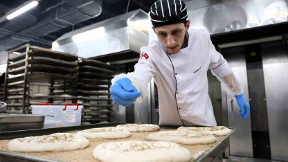 Belediyenin ürettiği 300 gramlık ramazan pidesi 20 liradan satışta