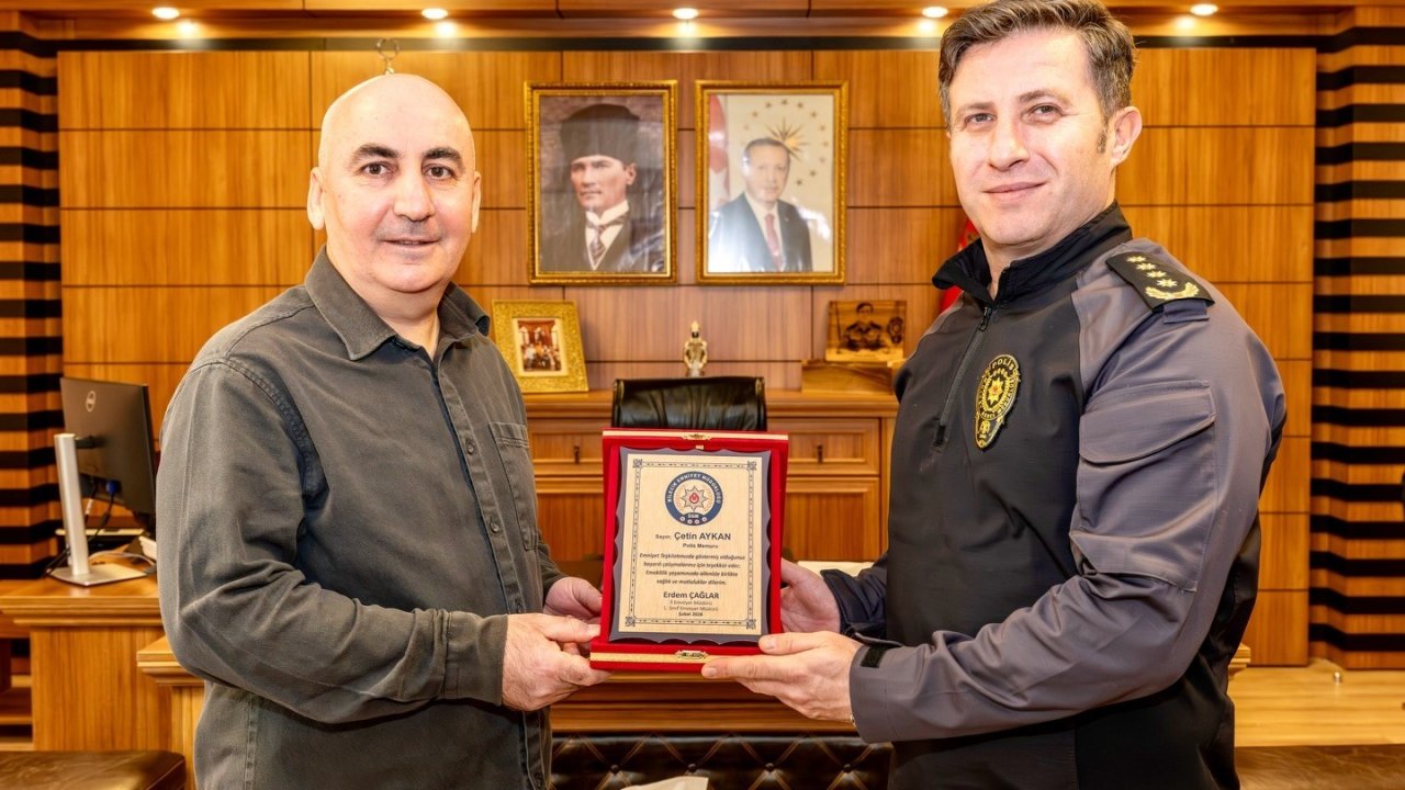 Bilecik İl Emniyet Müdürü Çağlar, emekli polis Aykan’a plaket takdim etti