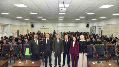 Bilecik’te akademisyenler liselilerle buluştu