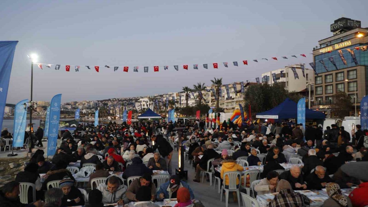 Binlerce vatandaş Aydın Büyükşehir’in iftar sofralarında buluşuyor
