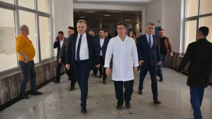 Bitlis İl Sağlık Müdürü Ergene’den hastanede tedavi gören yaralılara ziyaret