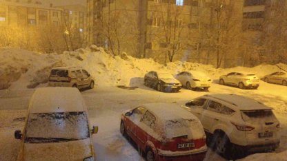 Bitlis’te gece yarısı kar yağışı etkisini arttırdı