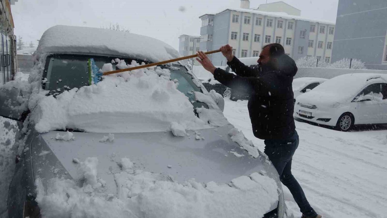 Bitlis’te kar mesaisi