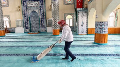 Bodrum camilerinde Ramazan temizliği