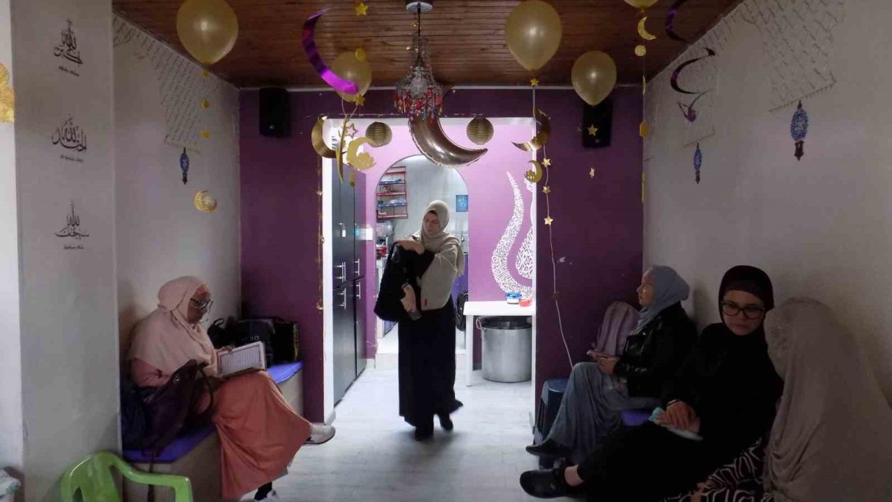 Bogota’taki Müslüman topluluk iftarını Estambul Camii’nde yapıyor