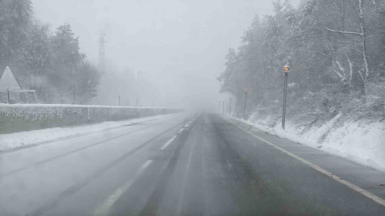 Bolu Dağı’nda kar yağışı sürüyor