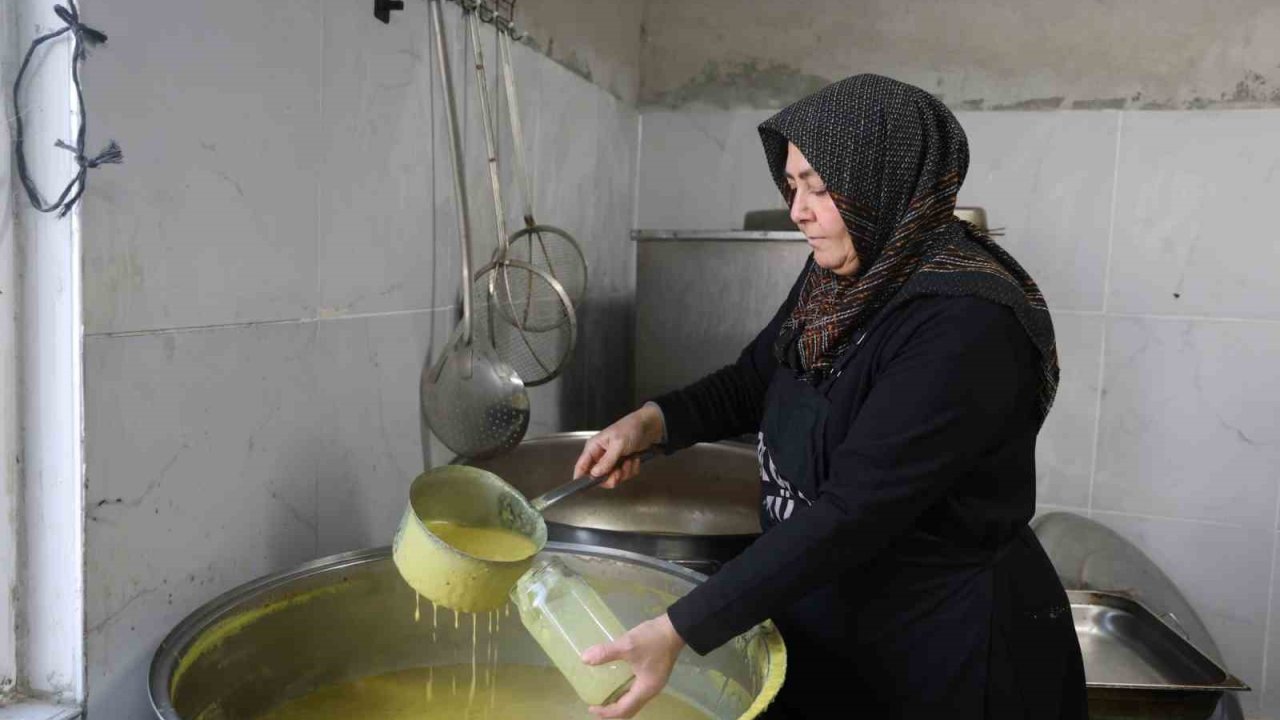 Bu köyde iftar vakti evlerde yemek pişirmek yasaklandı