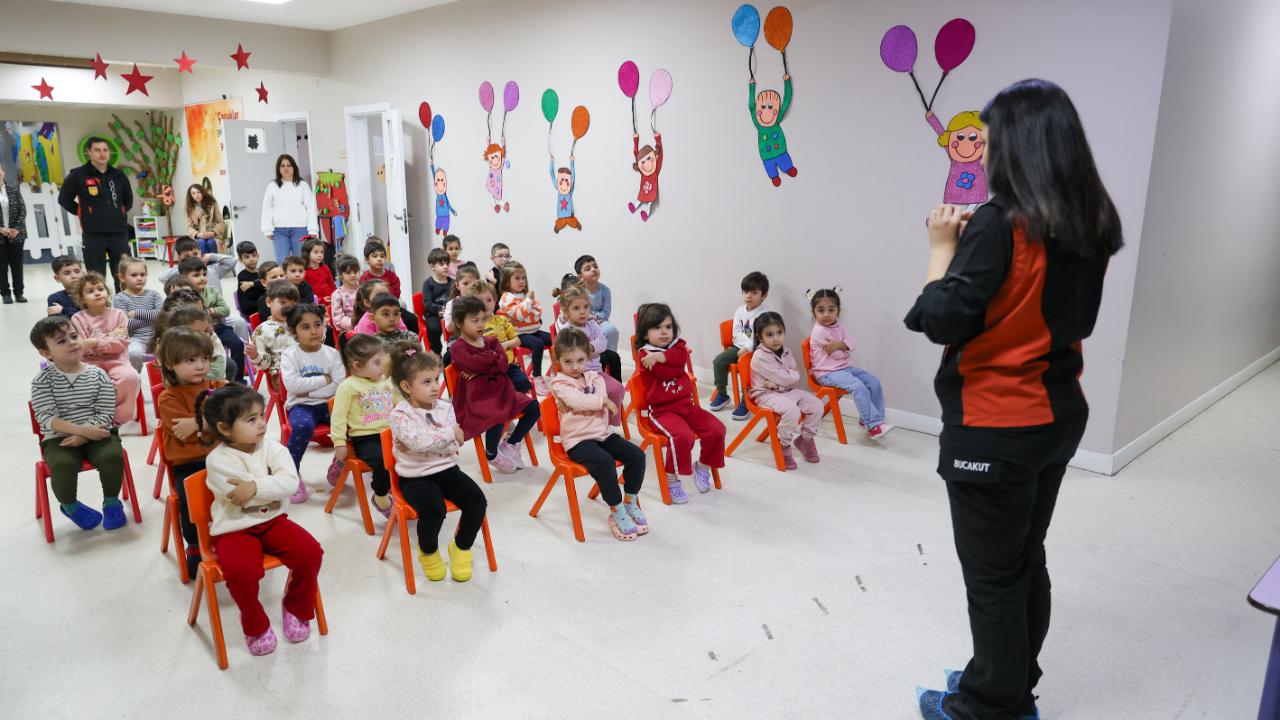 Buca’da miniklere deprem eğitimi