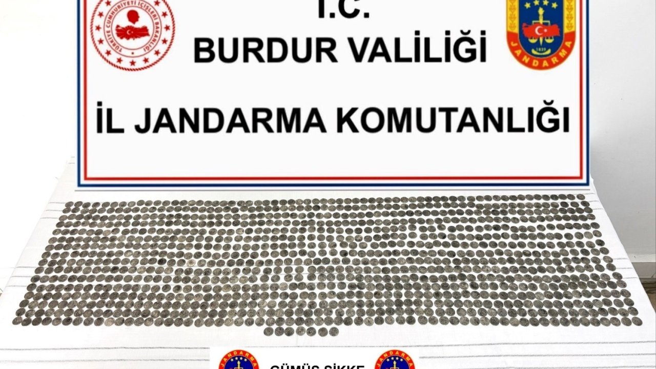 Burdur’da tarihi eser operasyonunda bin 105 sikke ele geçirildi