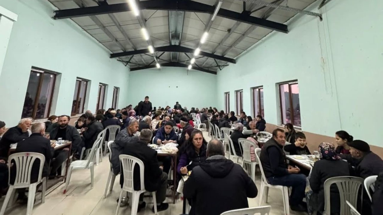 Burhaniye’de toplu iftar geleneği devam ediyor