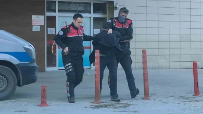 Bursa’da iki ayrı suçtan aranan şüpheli yakalandı