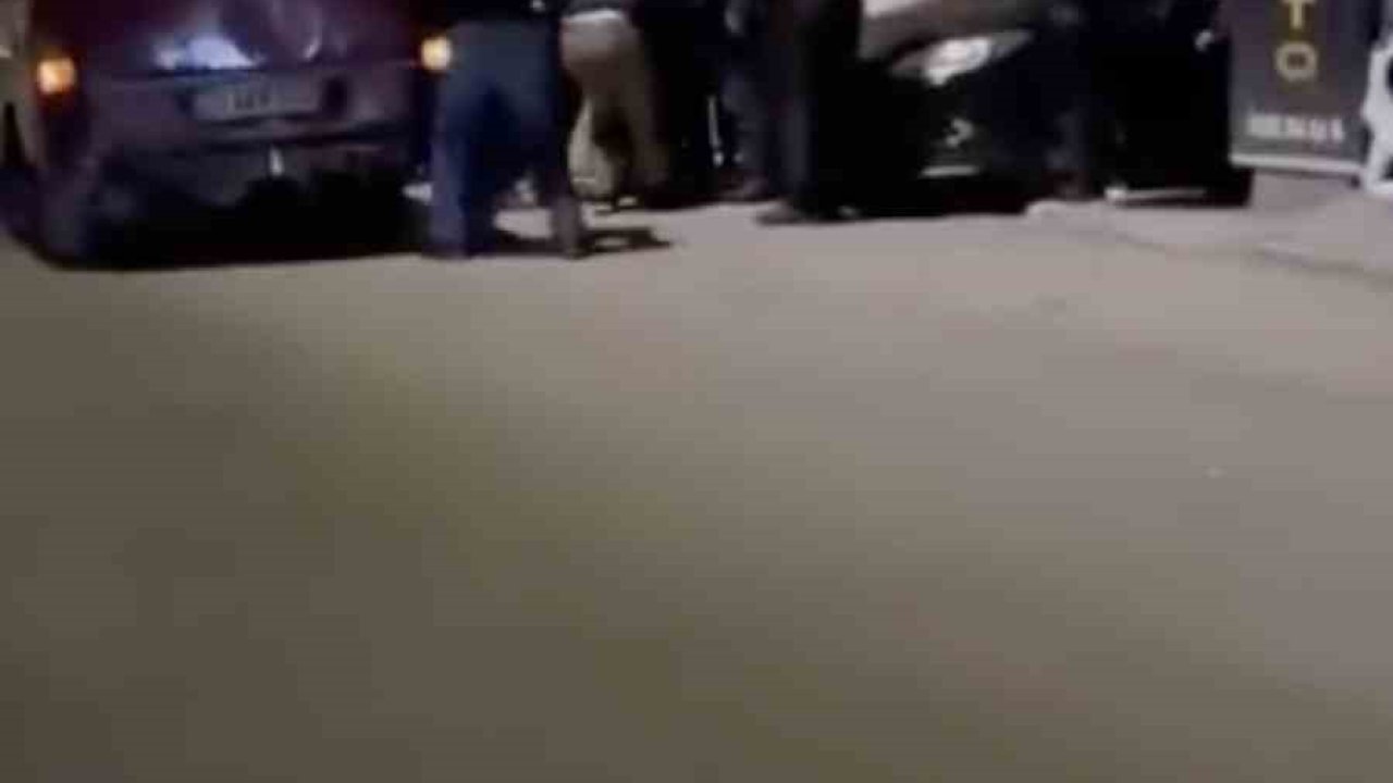 Bursa’da mahallede aileler arası kavga bir anda büyüdü