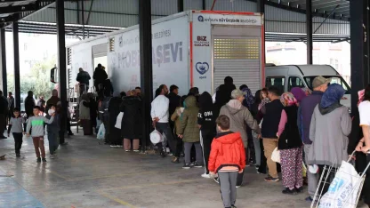 Büyükşehir Ramazan bereketini mahallelere taşıyor