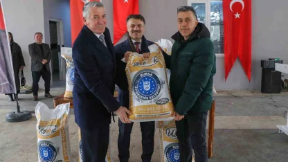 Büyükşehir’de üreticiye fidan ve tohum desteği