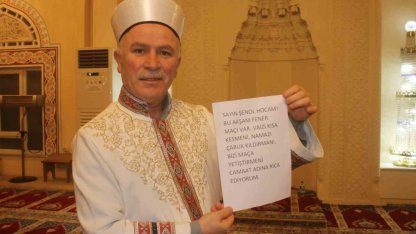 Cami imamı gençleri maça yetiştirdi: Vaazı kısa tuttu, ilahileri azalttı