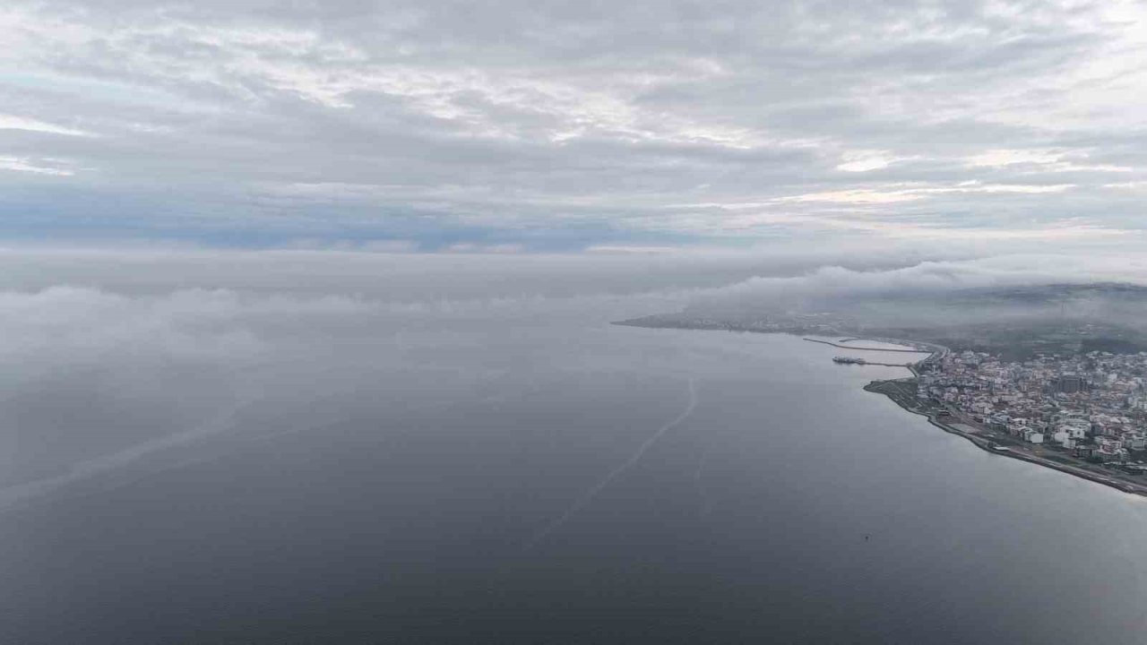 Çanakkale Boğazı sis nedeniyle transit gemi geçişlerine kapatıldı
