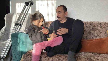 Çapa makinesi kaptırdığı bacağını kaybeden babanın en büyük isteği kızıyla birlikte gezebilmek