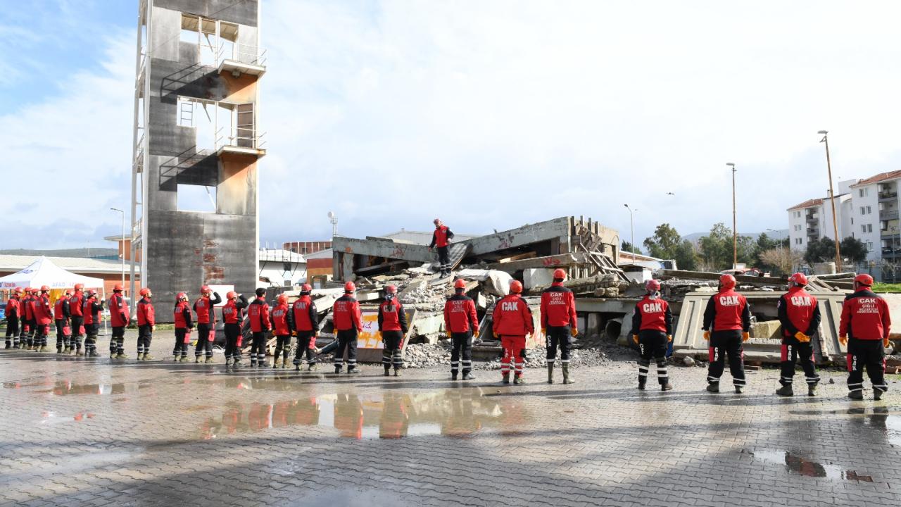 Çiğli Arama Kurtarma Ekibi (ÇAK) Afetlere Karşı Hazır