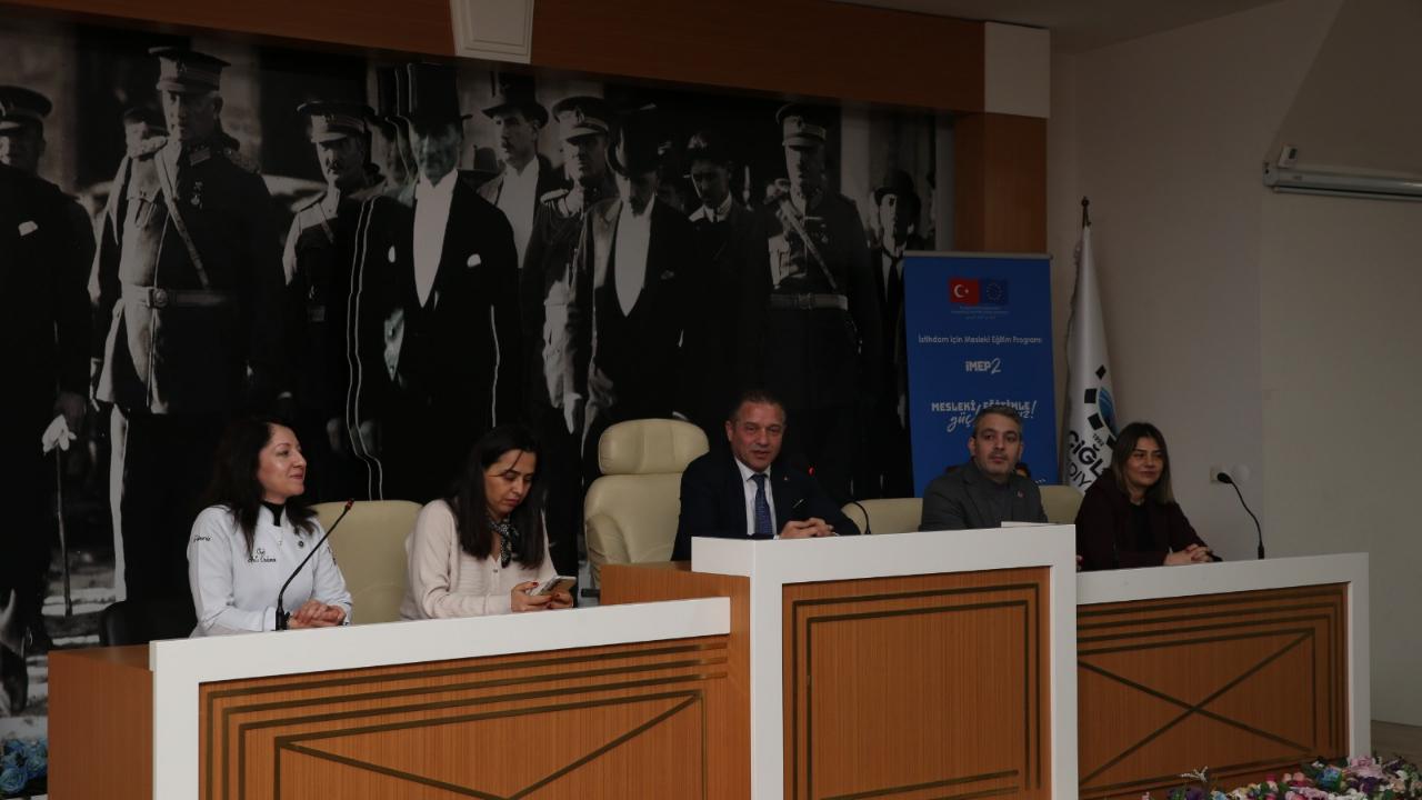 Çiğli’de İstihdam Garantili Kurslara Yoğun İlgi